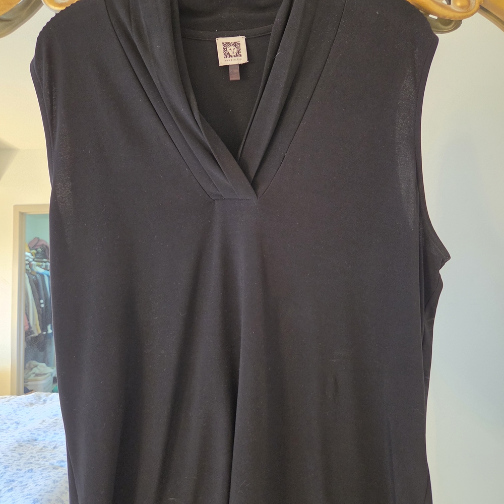 Women's Anne Klein Black Sleeveless V-Neck Top